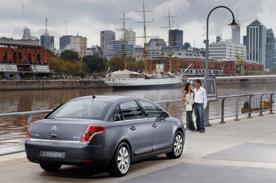 Citroen C4 Sedan 2008 года  (фото 16 из 75)